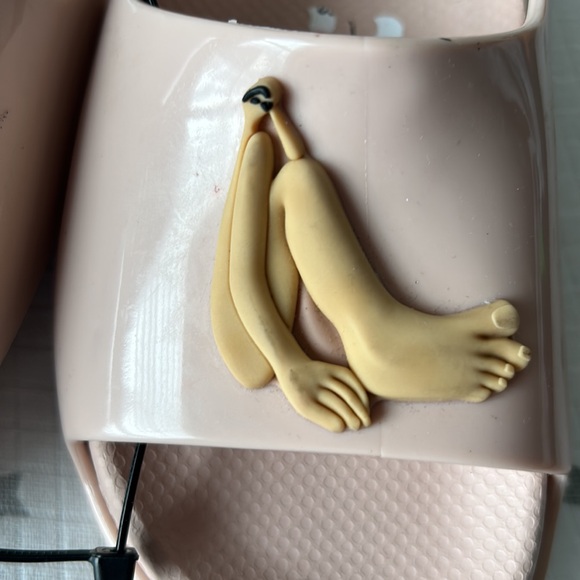 Mini Melissa+Tarsila Do Amaral Slides - Picture 6 of 12